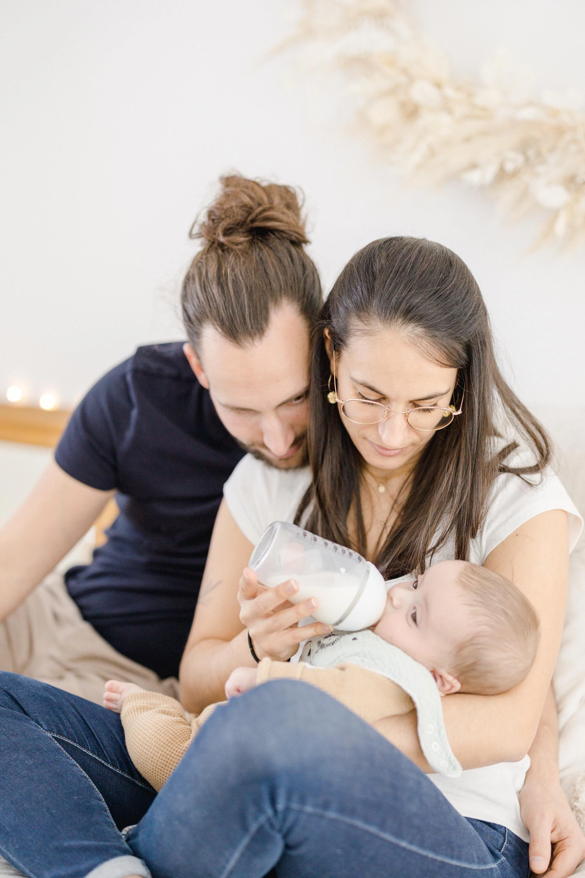 bonheur main enfant amour gris